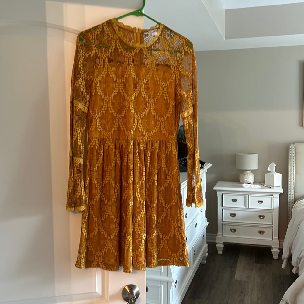Lace bell sleeve dress
